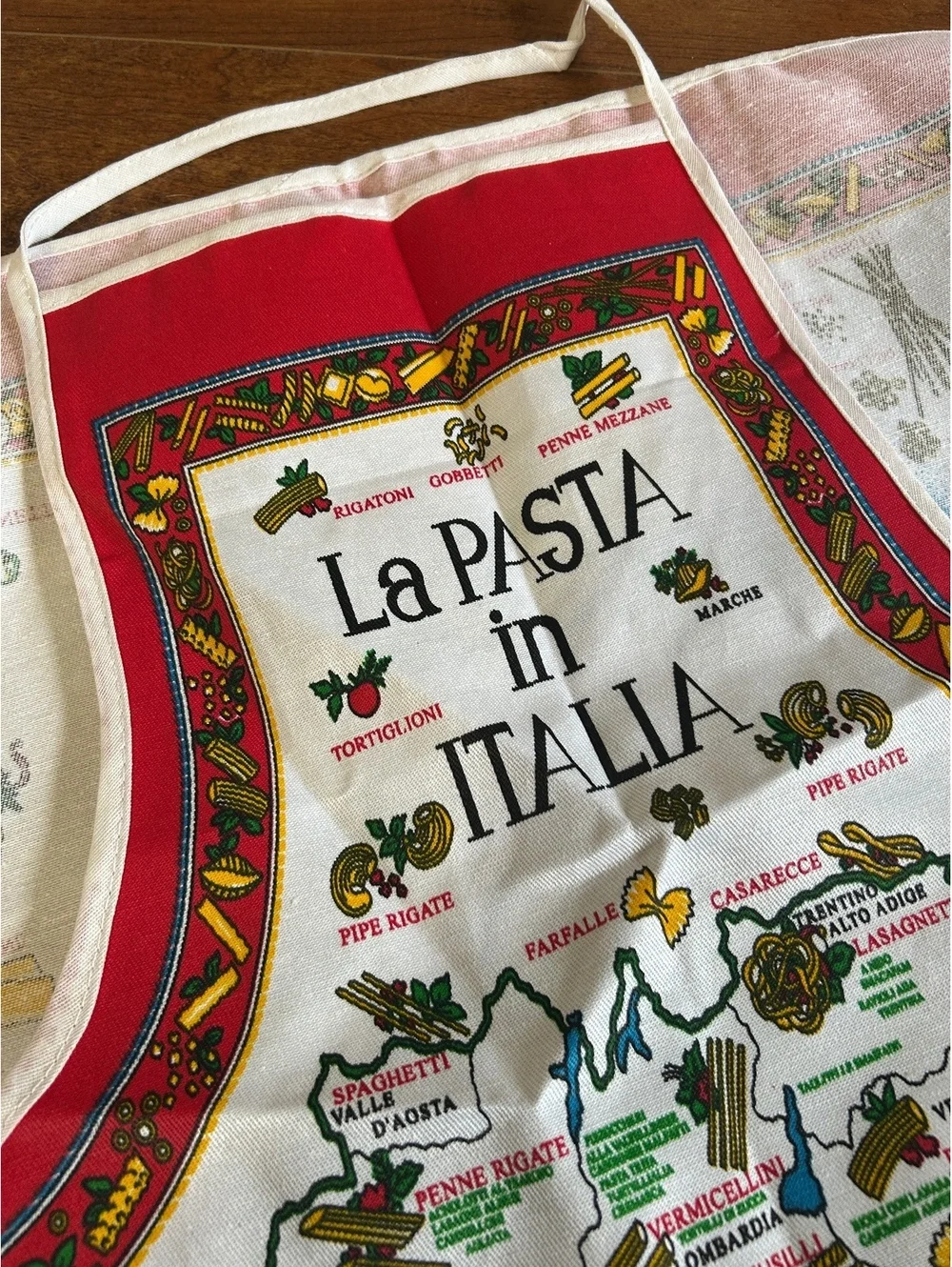 La Pasta in Italia Decorative Kitchen Apron with Italian Pasta Map Design